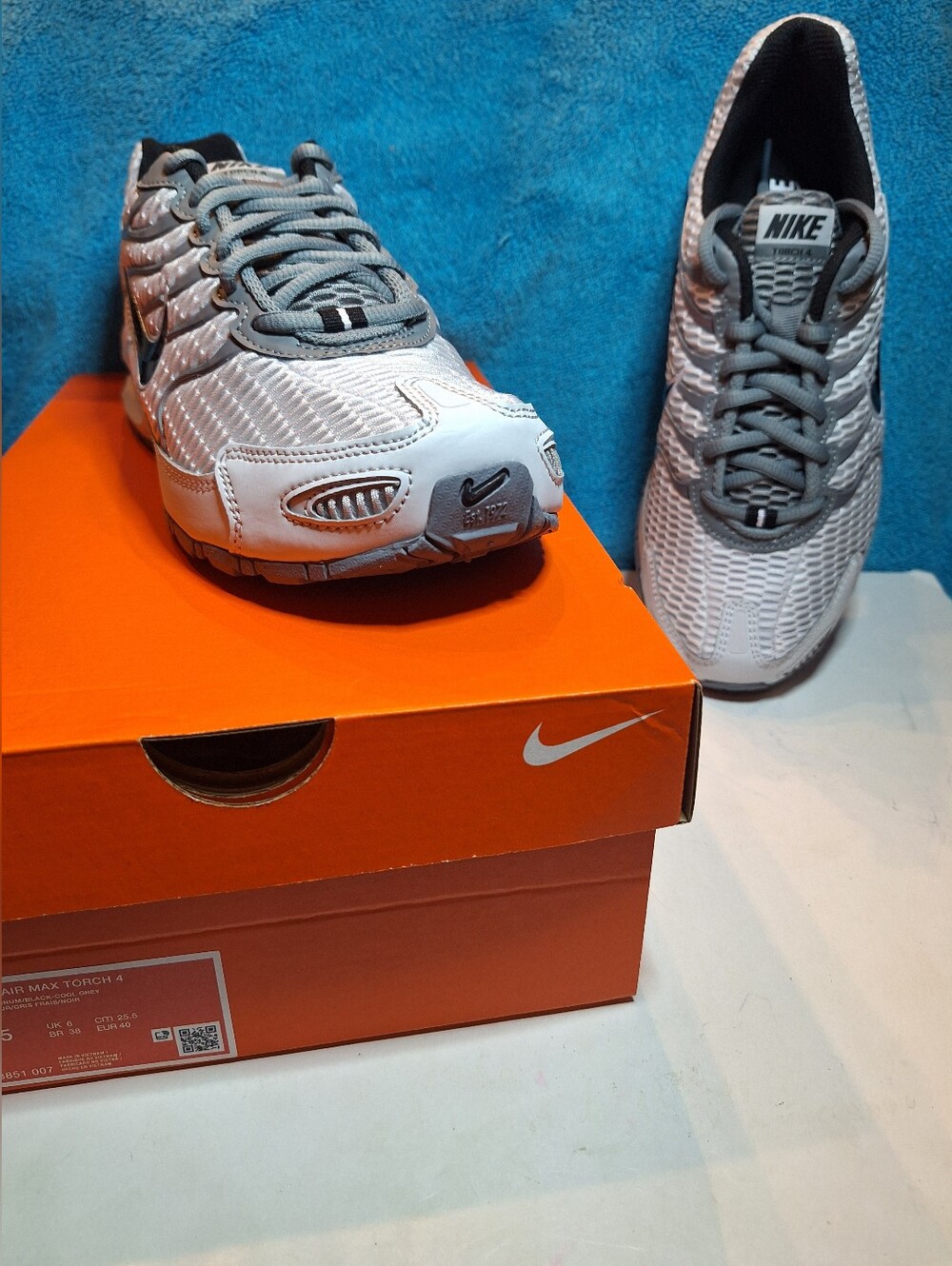 Women's Nike Shoes, Nike AIR Max Torch 4, Size 8.5,  Womens Nike Torch